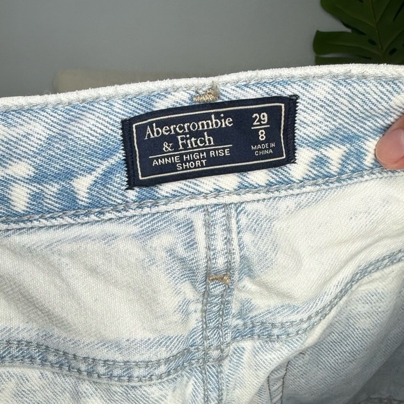 Abercrombie & Fitch Annie High Rise Jean Shorts - Picture 3 of 4